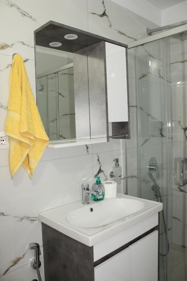 סרנדה Leva'S Apartments מראה חיצוני תמונה