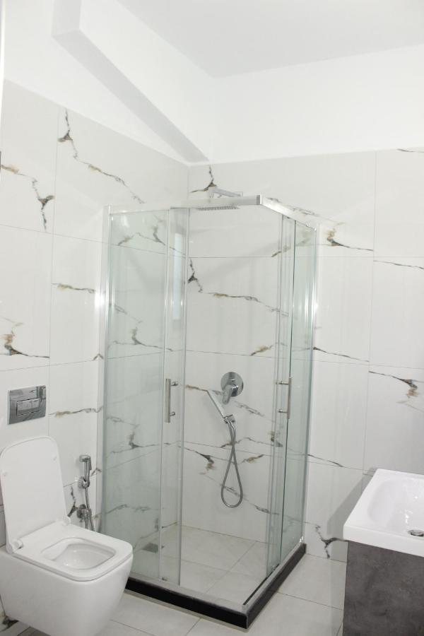סרנדה Leva'S Apartments מראה חיצוני תמונה
